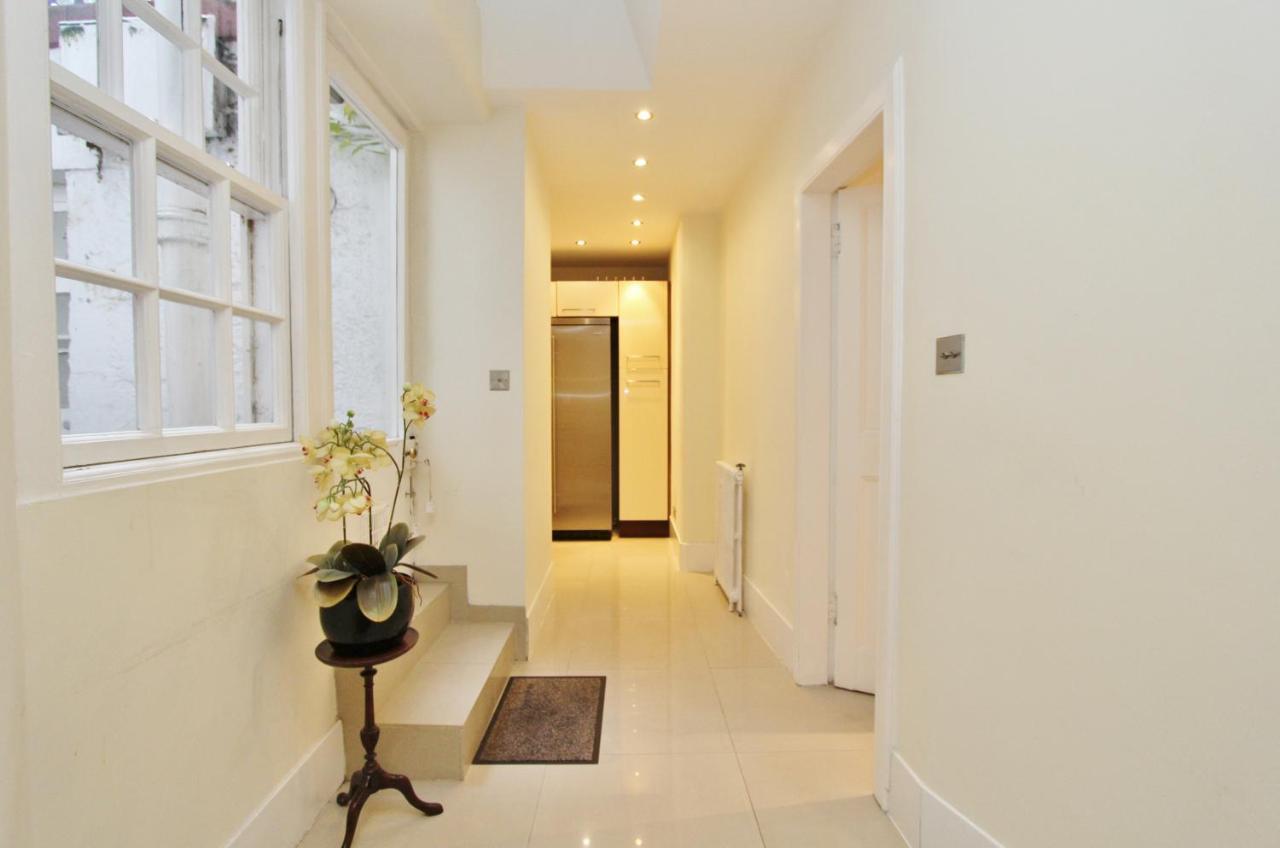 Elegant 3-Bedroom Ramsay Garden Apartment In Edinburgh City Centre Exterior foto